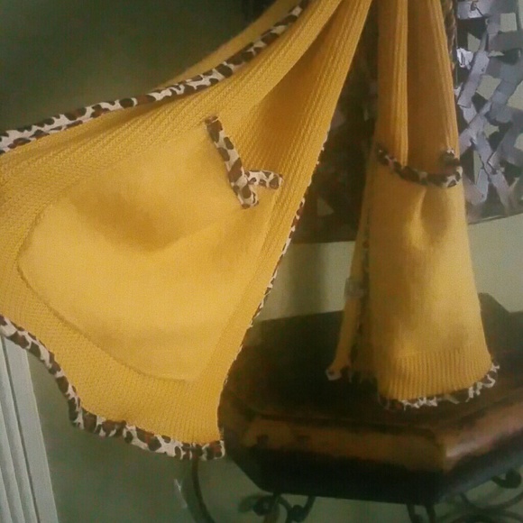 Scarf - Picture 2 of 3